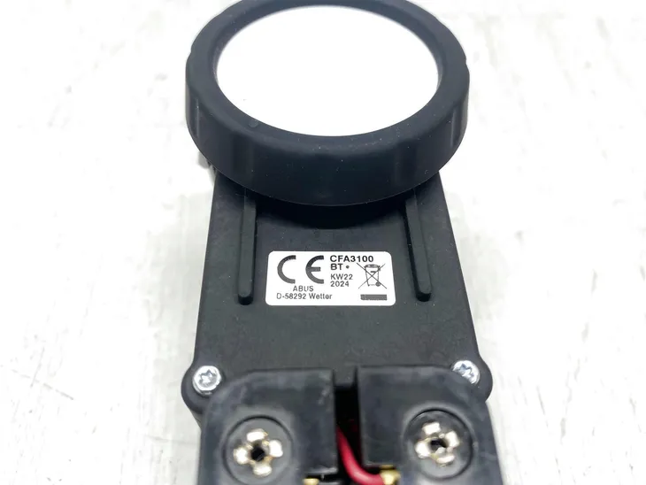 naped-zamka-do-drzwi-bluetooth-abus-cfa3100-zawiera-baterie-tak