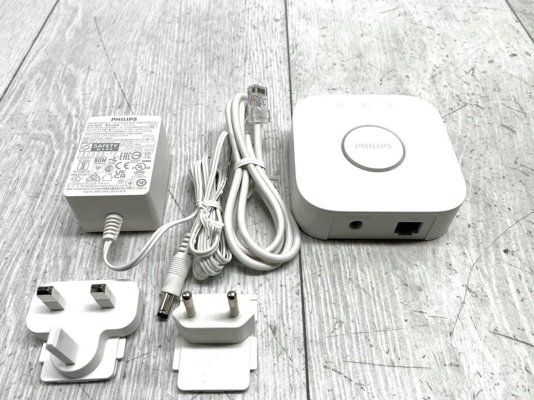 inteligentny-mostek-philips-hue-3241312018a-stan-powystawowy