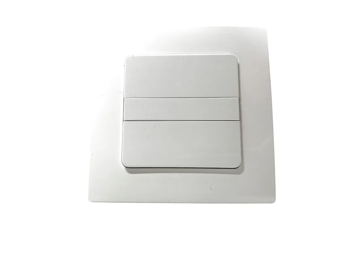 inteligentny-przelacznik-scienny-homepilot-12501001-bialy-stan-powystawowy