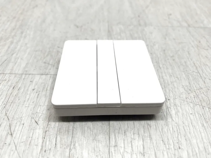 inteligentny-przelacznik-scienny-homepilot-12501001-bialy-kod-producenta-4031909025524