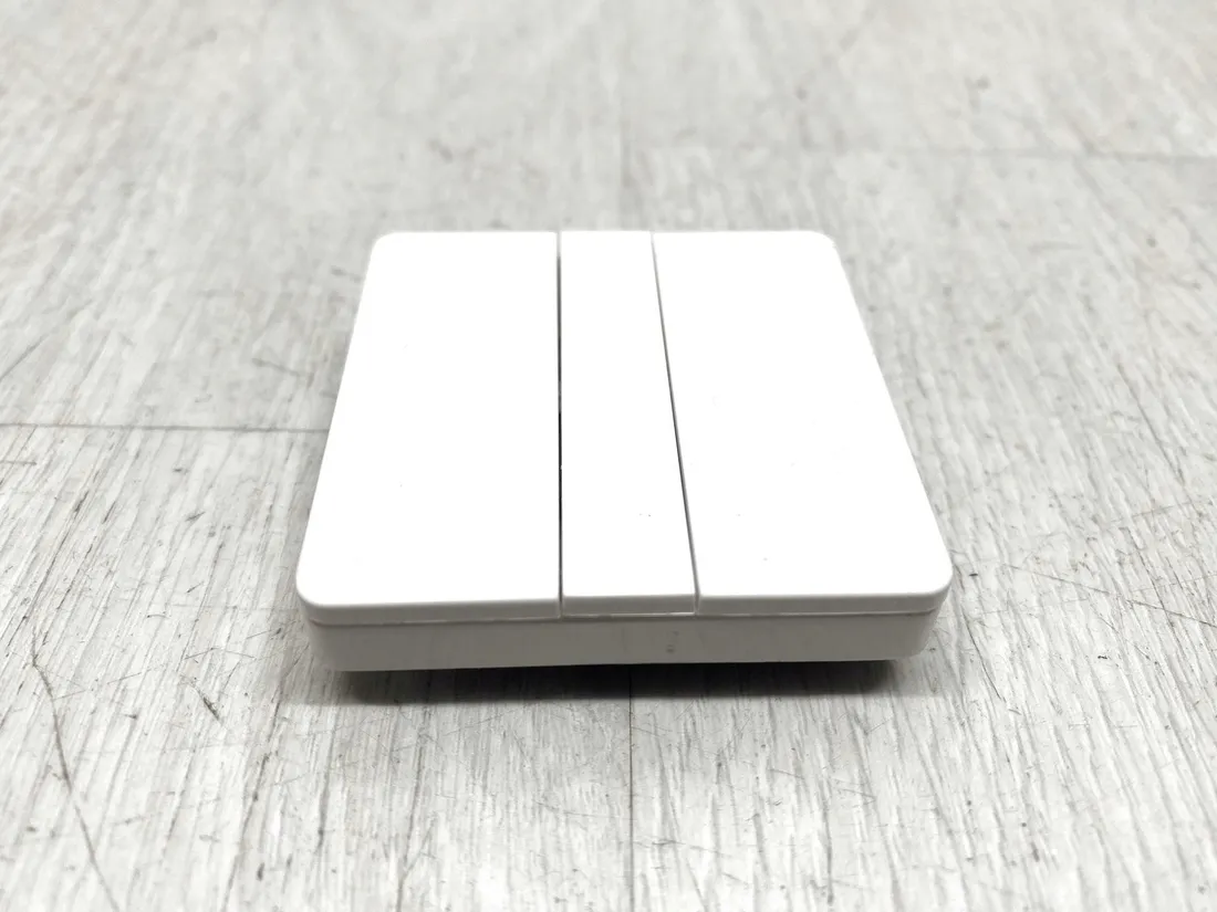 inteligentny-przelacznik-scienny-homepilot-12501001-bialy