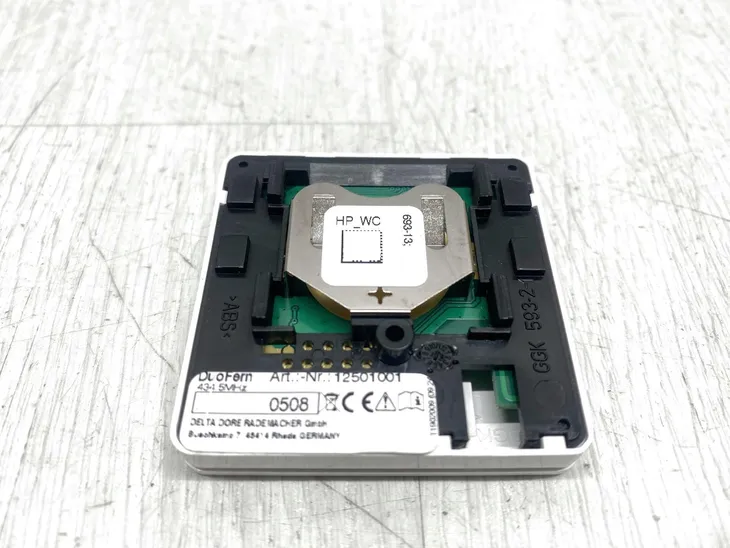 inteligentny-przelacznik-scienny-homepilot-12501001-bialy-stan-powystawowy-marka-bez-marki