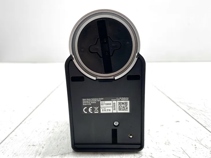 zamek-inteligentny-nuki-smart-lock-pro-black-4-gen-zasilanie-akumulatorowe