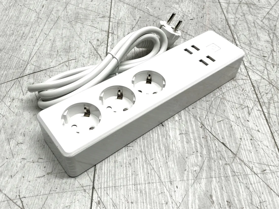 inteligentna-listwa-zasilajaca-refoss-mss425e