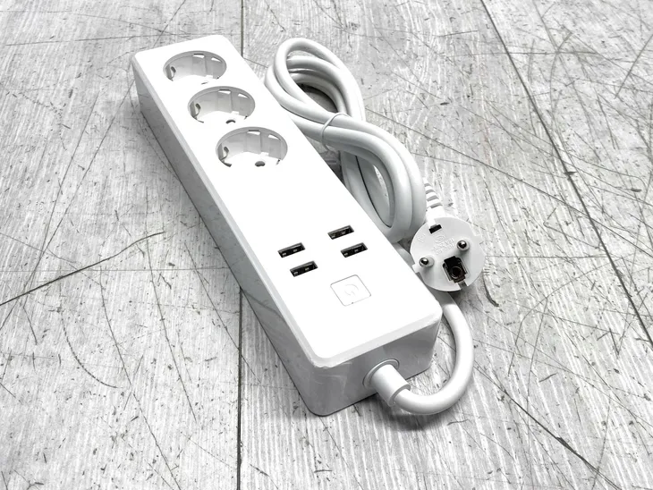 inteligentna-listwa-zasilajaca-refoss-mss425e-kolor-bialy