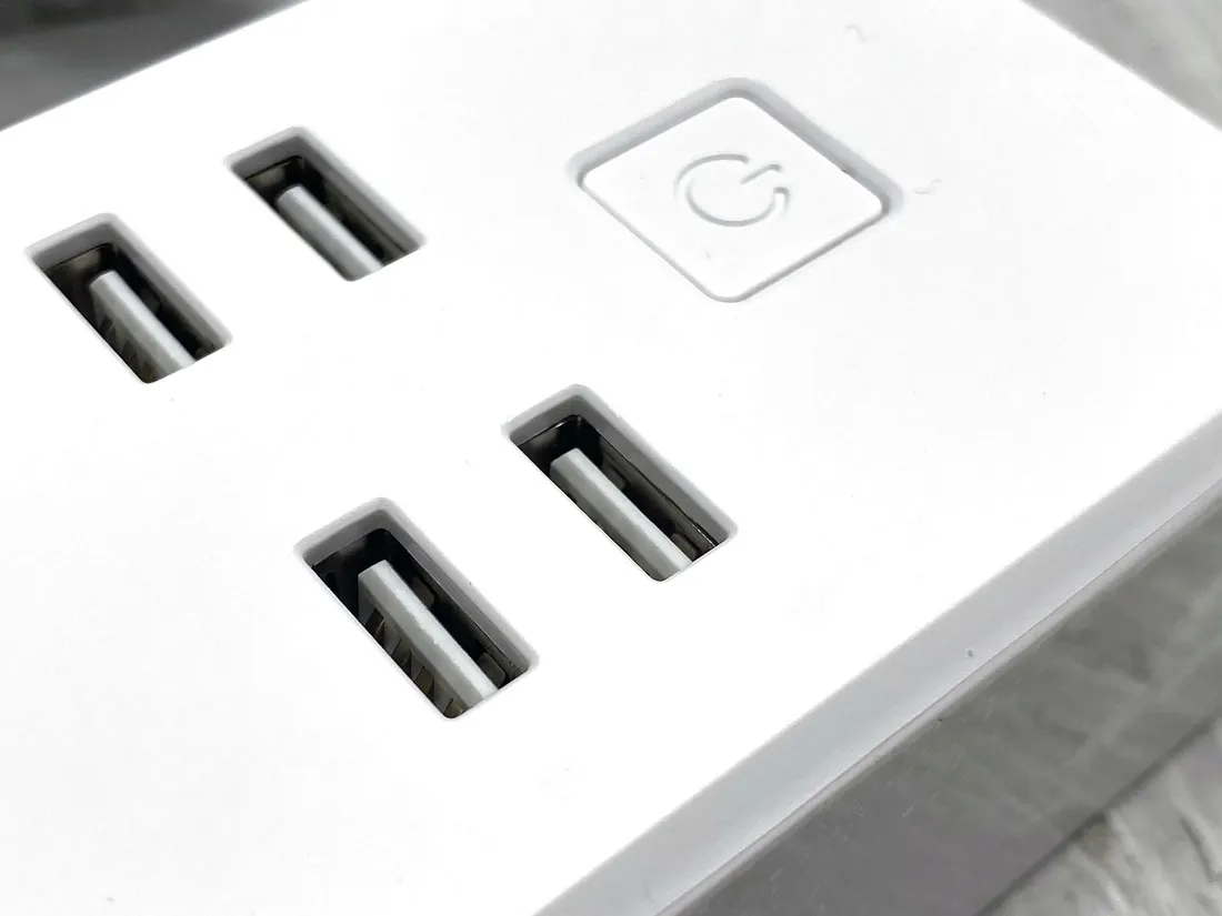 inteligentna-listwa-zasilajaca-refoss-mss425e