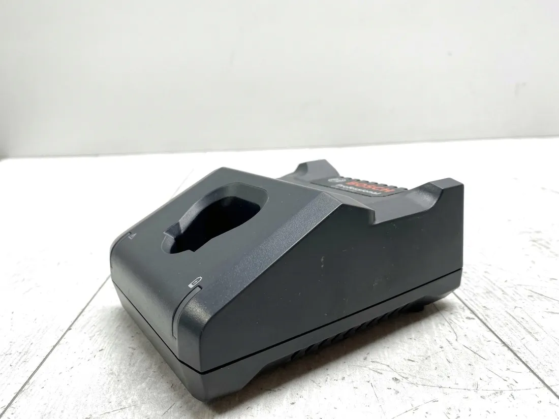 ladowarka-do-akumulatorow-bosch-gal-12v-40