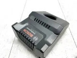 ladowarka-do-akumulatorow-bosch-gal-12v-40-stan-opakowania-uszkodzone