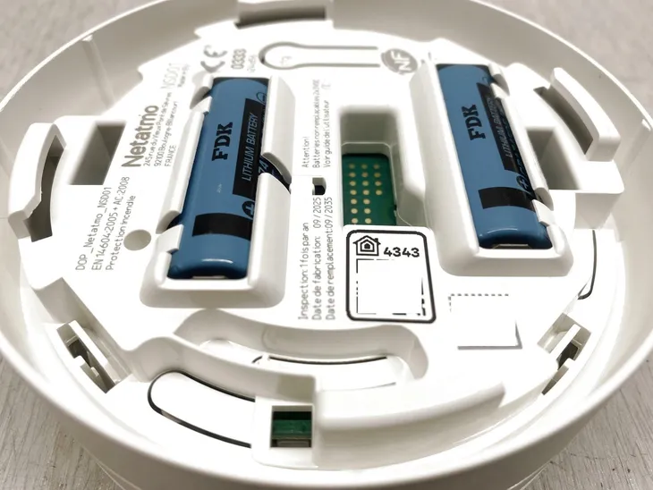 inteligentny-czujnik-detektor-dymu-netatmo-nsd01-cechy-dodatkowe-alarm-dzwiekowy