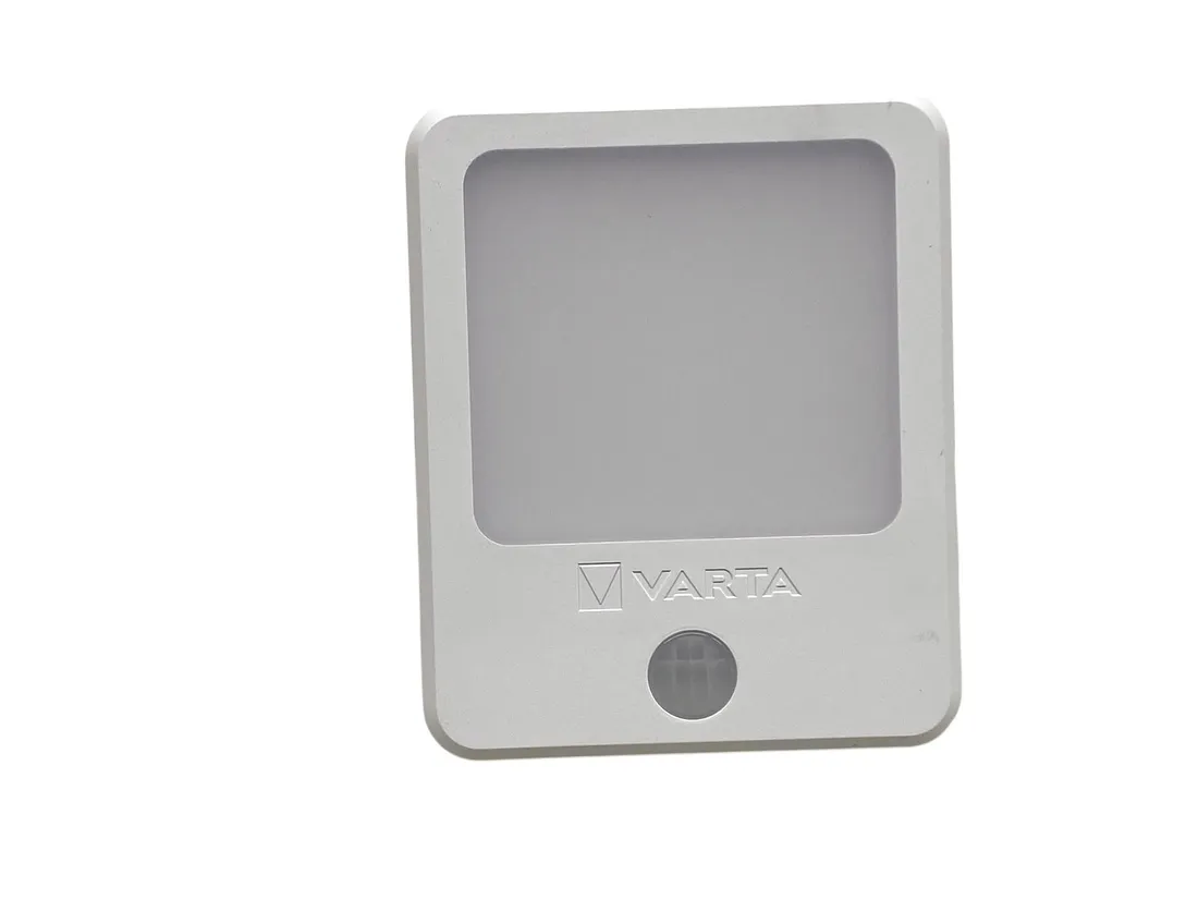 inteligentna-lampka-nocna-led-varta-motion-sensor-light-stan-powystawowy