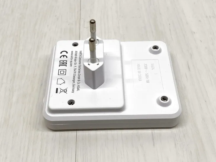 inteligentna-lampka-nocna-led-varta-motion-sensor-light-waga-150-g