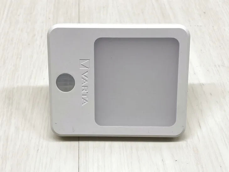inteligentna-lampka-nocna-led-varta-motion-sensor-light-marka-varta