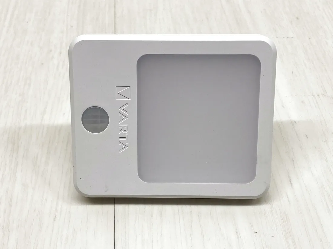 inteligentna-lampka-nocna-led-varta-motion-sensor-light