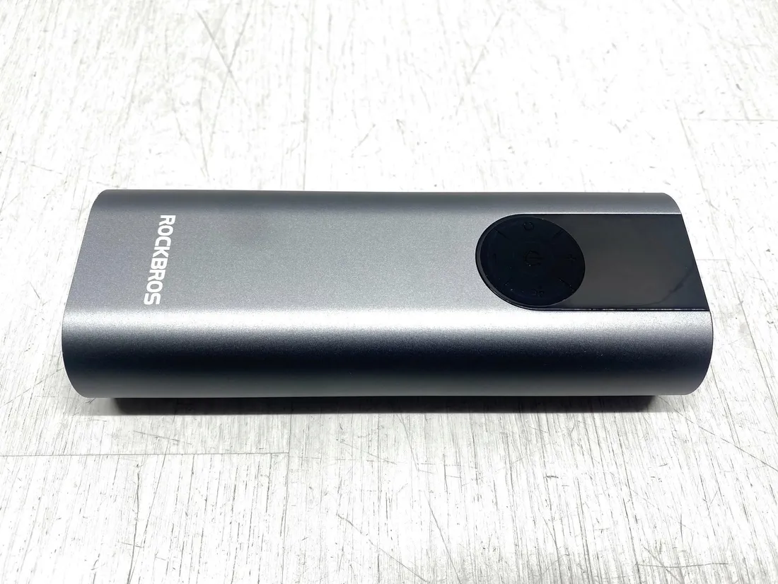 akumulatorowy-kompresor-rockbros-lcd-2600mah-150psi-led-srebrny-stan-powystawowy