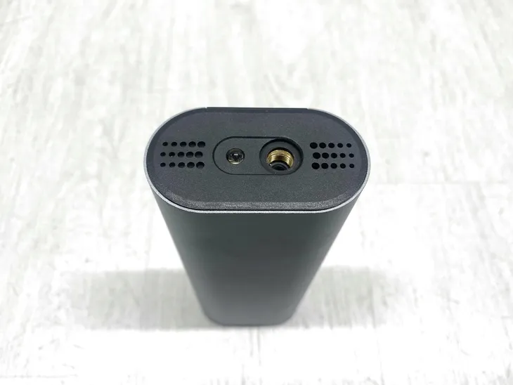 akumulatorowy-kompresor-rockbros-lcd-2600mah-150psi-led-srebrny-stan-opakowania-uszkodzone-stan-powystawowy