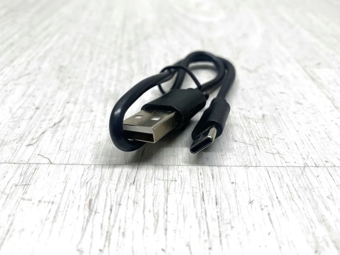 akumulatorowy-kompresor-rockbros-lcd-2600mah-150psi-led-srebrny