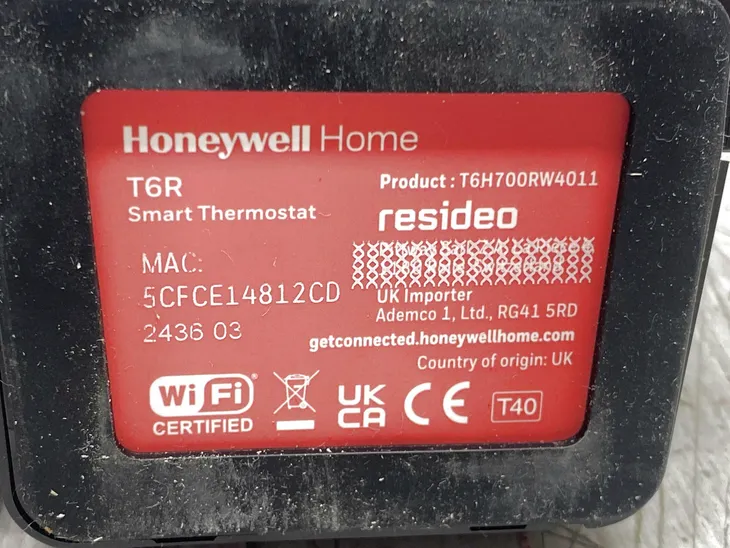 inteligentny-termostat-honeywell-t6r-stan-powystawowy-rodzaj-czujnika-temperatury