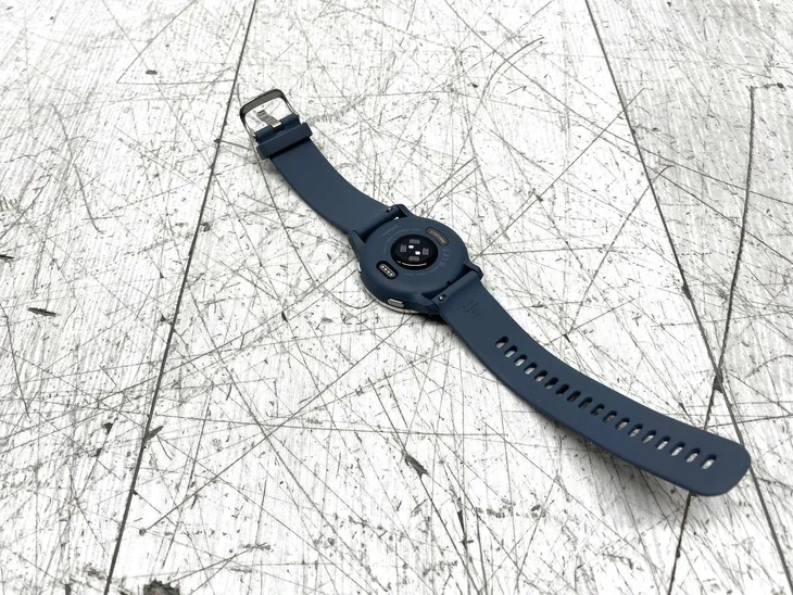 smartwatch-garmin-venu-2-model-010-02430-10-material-paska-tworzywo-sztuczne