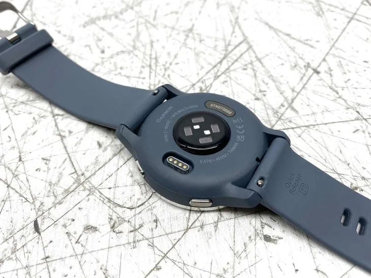 smartwatch-garmin-venu-2-model-010-02430-10-ksztalt-koperty-okragla