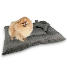 prostokatne-legowisko-dla-psa-krykas-z-minky-z-zabawka-kostka-50x40-grafit