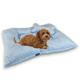 prostokatne-legowisko-psa-krykas-z-minky-z-zabawka-kostka-50x40-niebieski