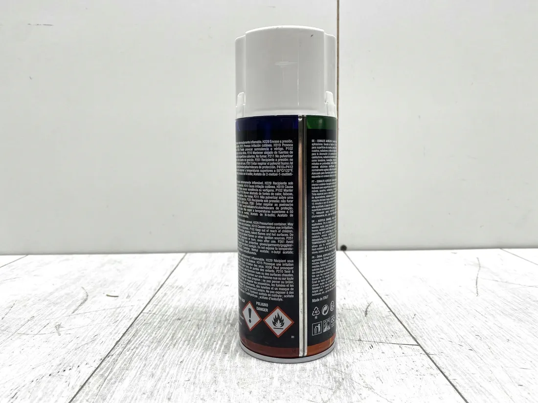 farba-w-sprayu-orework-czarna-400ml-stan-powystawowy