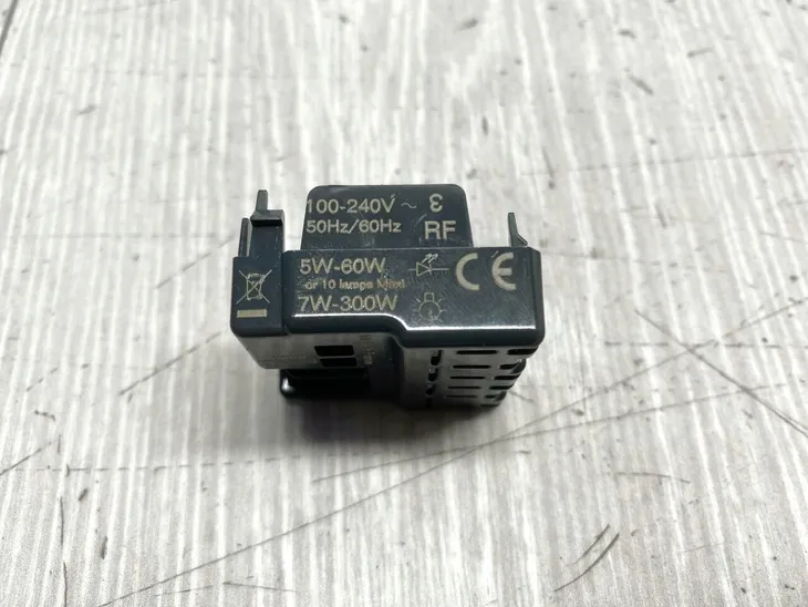 sciemniacz-przycisk-legrand-celiane-064891-stan-powystawowy-rodzaj-sterownik