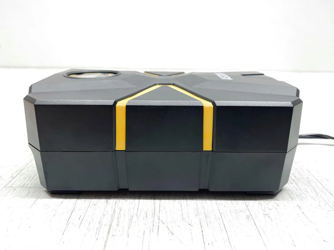 przenosna-sprezarka-samochodowa-astroai-czk-3676-stan-powystawowy