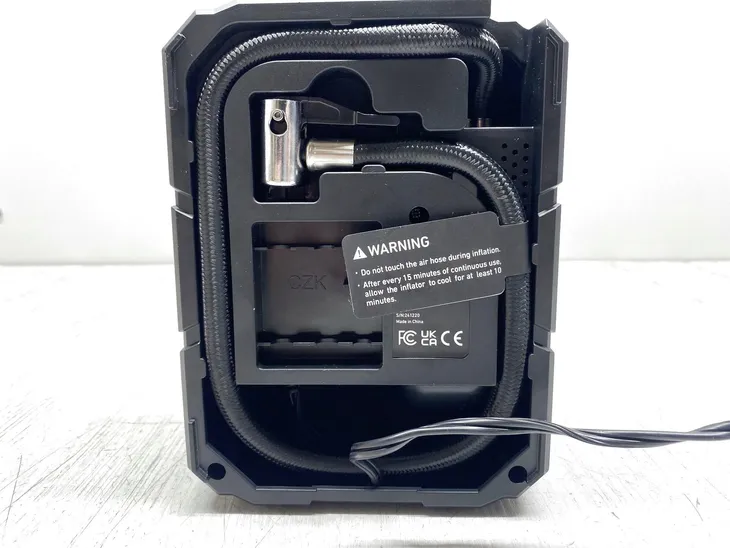 przenosna-sprezarka-samochodowa-astroai-czk-3676-stan-powystawowy-waga-z-opakowaniem-0-77-kg