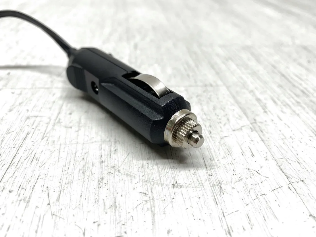 przenosna-sprezarka-samochodowa-astroai-czk-3676-stan-powystawowy