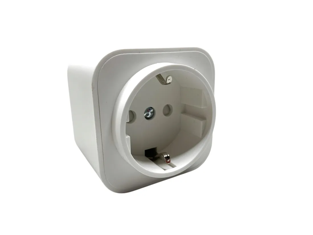 inteligentne-gniazdko-amazon-basics-wi-fi-24-ghz-biale-stan-powystawowy