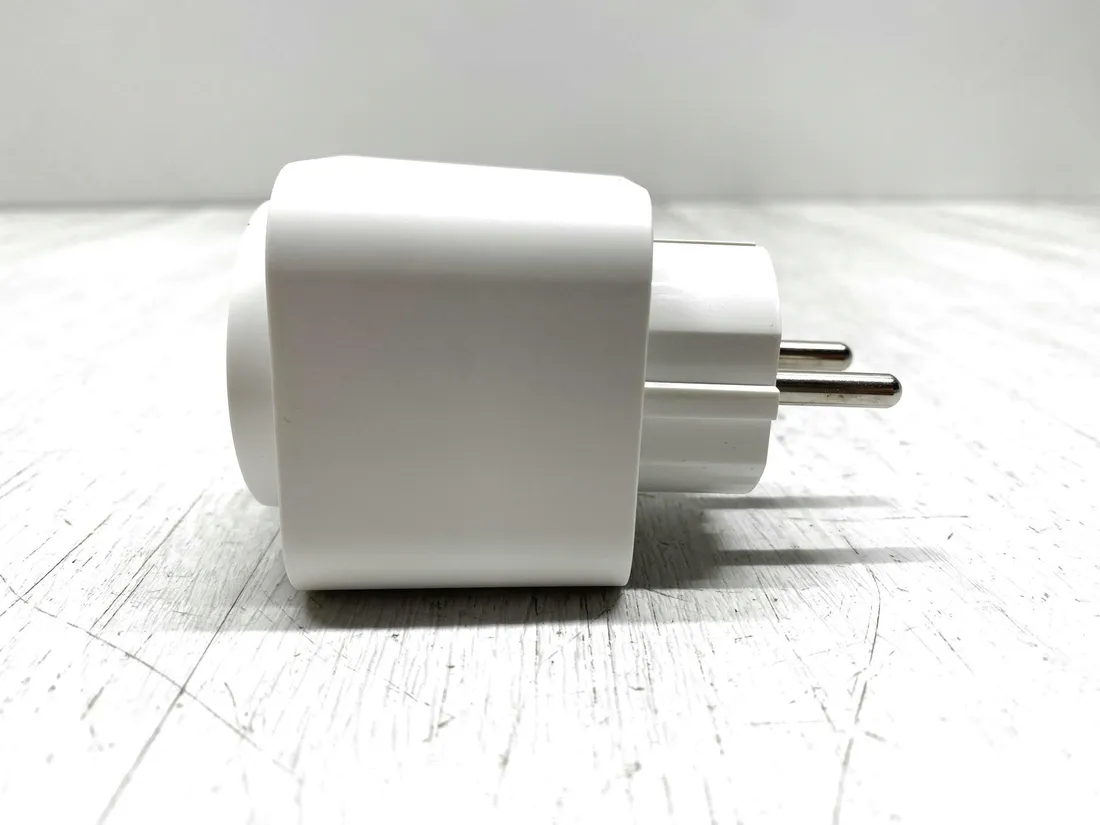 inteligentne-gniazdko-amazon-basics-wi-fi-24-ghz-biale