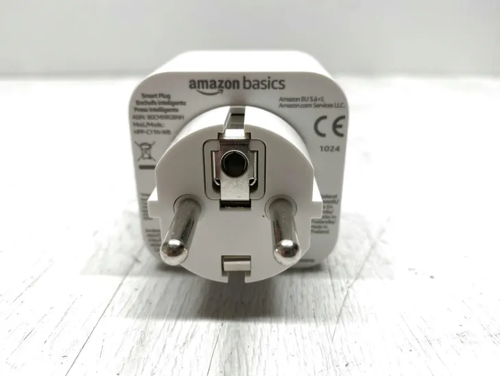 inteligentne-gniazdko-amazon-basics-wi-fi-24-ghz-biale-zasilanie-sieciowe