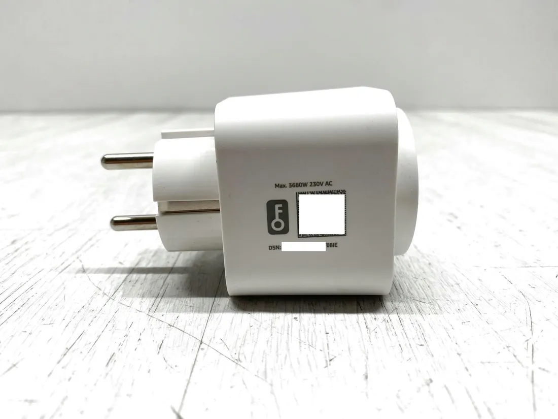 inteligentne-gniazdko-amazon-basics-wi-fi-24-ghz-biale