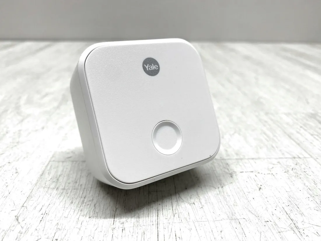 inteligentny-zamek-yale-linus-smart-lock-bosch