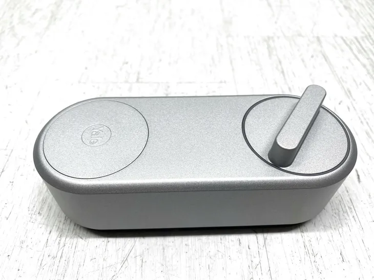 inteligentny-zamek-yale-linus-smart-lock-bosch-zasilanie-baterie