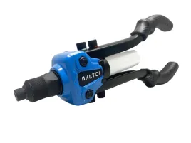 szczypce-do-nitowania-recznego-akktol-64-mm-24-mm-z-zestawem-nitow