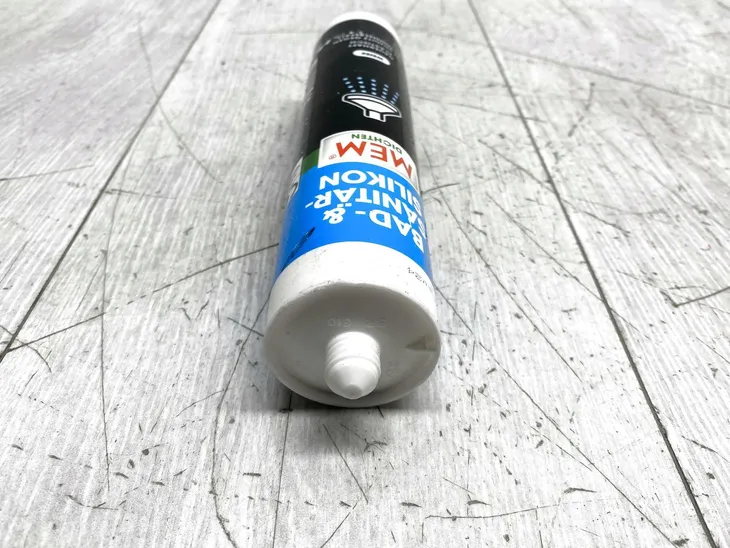 silikon-sanitarny-mem-bialy-300ml-opakowanie-kartusz