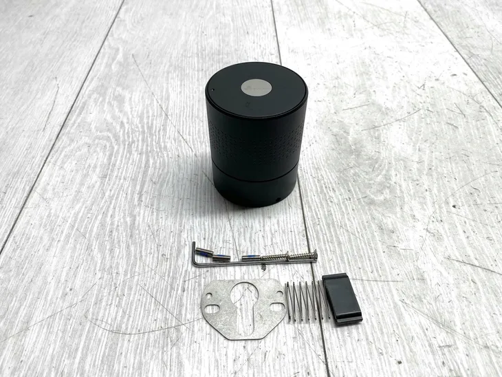 inteligentny-zamek-nivian-smartlock-bluetooth-liczba-kluczy-w-zestawie-1