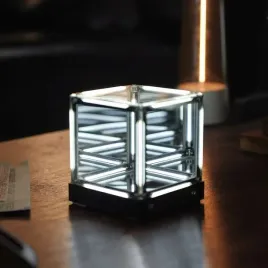 lampka-nocna-szklana-led-lustro-3d-usb-c-akumulator-dekoracyjna-na-biurko