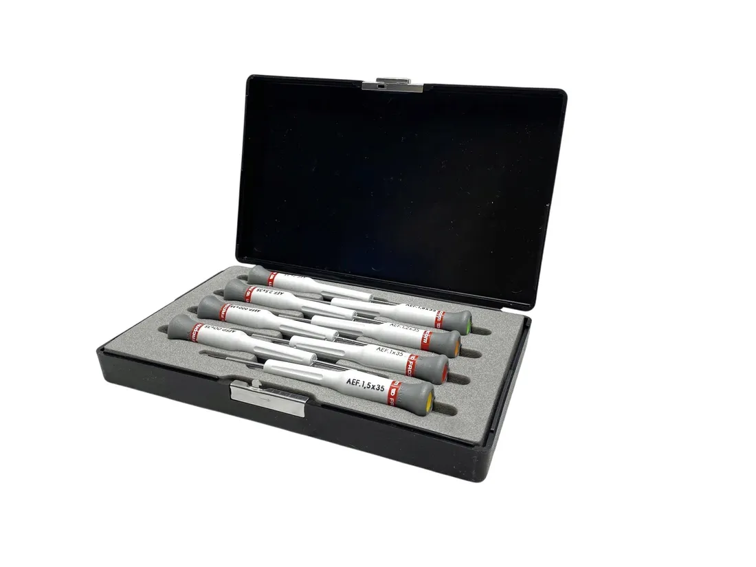 zestaw-8-srubokretow-micro-tech-facom-ae-j1-stan-powystawowy