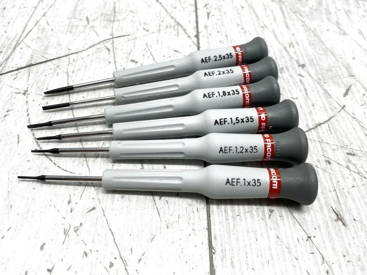 zestaw-8-srubokretow-micro-tech-facom-ae-j1-liczba-elementow-zestawy