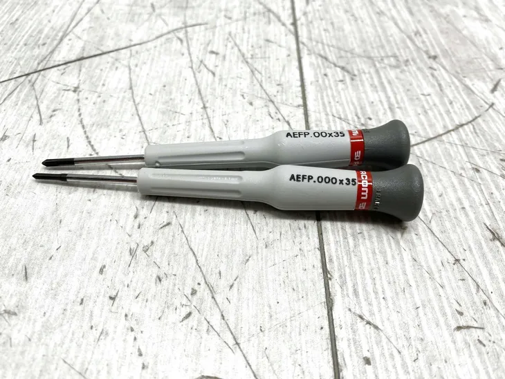 zestaw-8-srubokretow-micro-tech-facom-ae-j1-marka-cclife