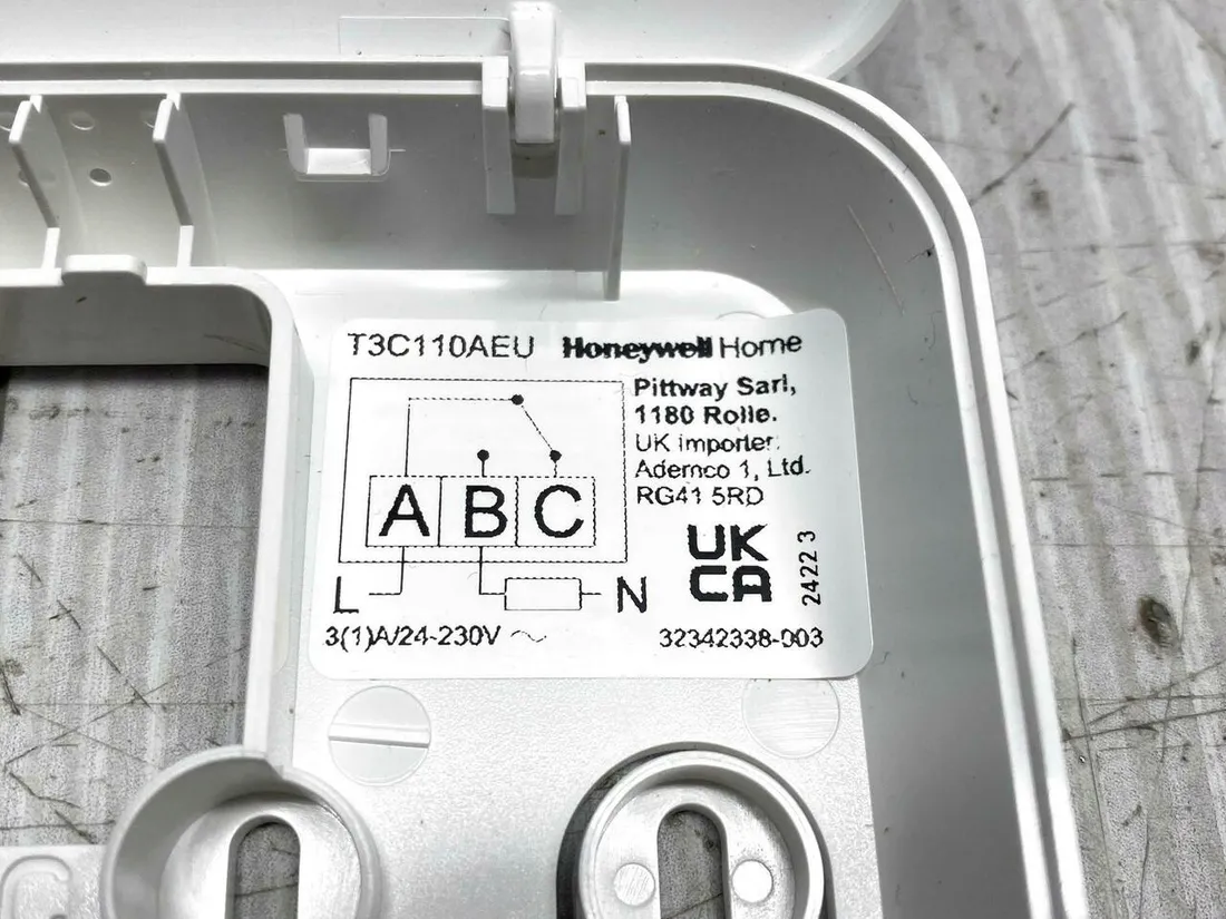 programowalny-termostat-honeywell-t3-wired-stan-powystawowy