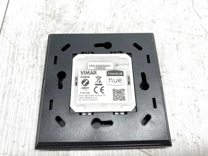 zestaw-przelacznika-sciennego-vimar-0k03906-07-kolor-czarny