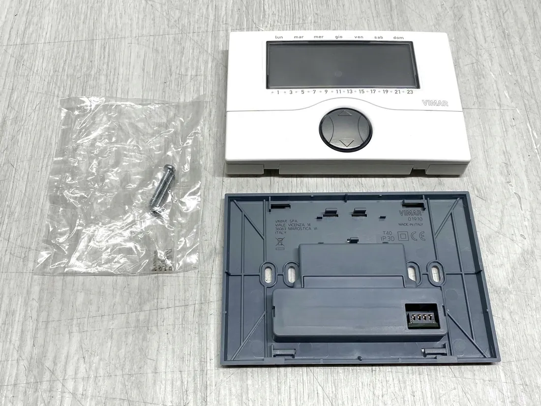 programowalny-chronotermostat-bateryjny-vimar-01910