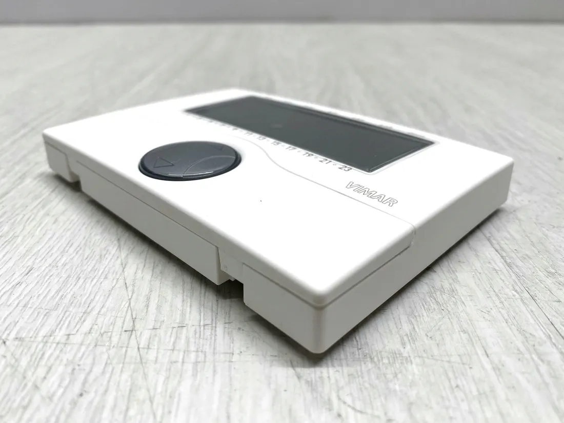 programowalny-chronotermostat-bateryjny-vimar-01910-stan-powystawowy