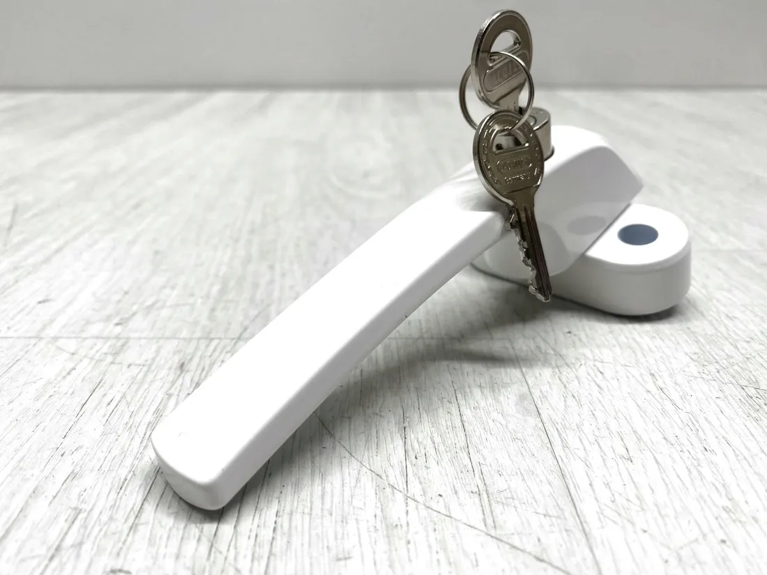 klamka-okienna-abus-fg-300-biala-stan-powystawowy