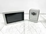 zestaw-wideodomofonu-bticino-310913-z-dzwonkiem-i-monitorem-stan-powystawowy