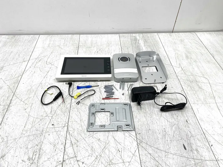 zestaw-wideodomofonu-bticino-310913-z-dzwonkiem-i-monitorem-rodzaj-domofonu-jednorodzinny